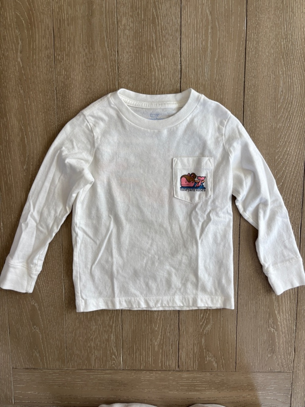 Vineyard Vines White Long-Sleeve Pocket Tee with Colorful Whale Patch